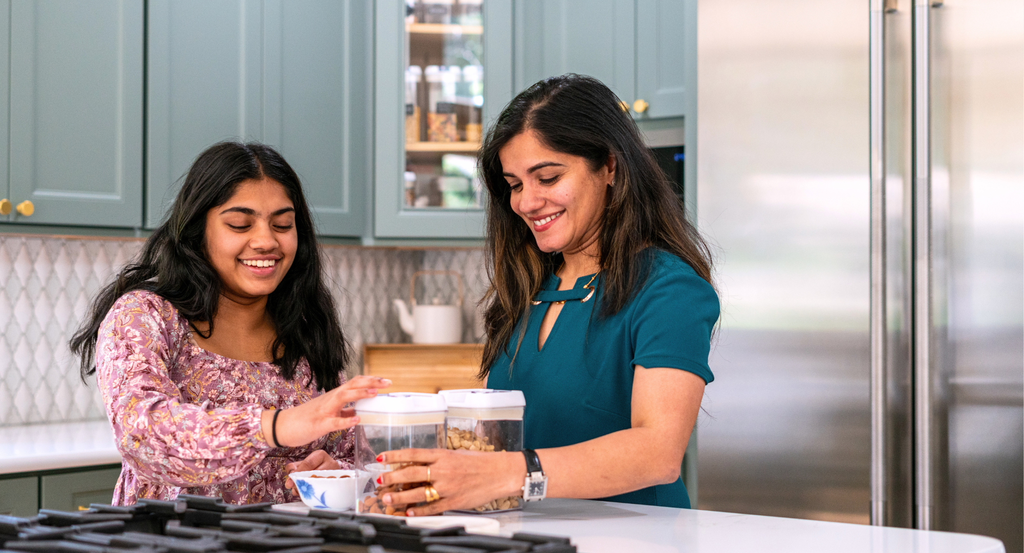kitchen-cabinets-family-gathering
